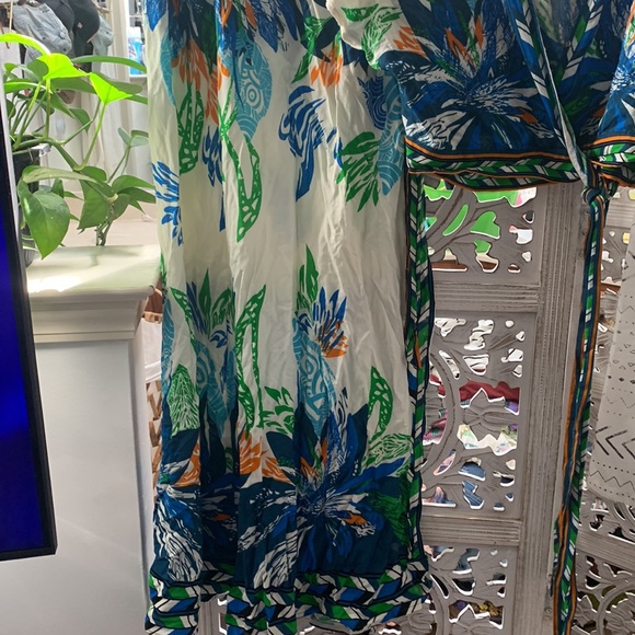 Multi colored Floral Print Crop Top and Skirt Set. - Picture 3 of 5